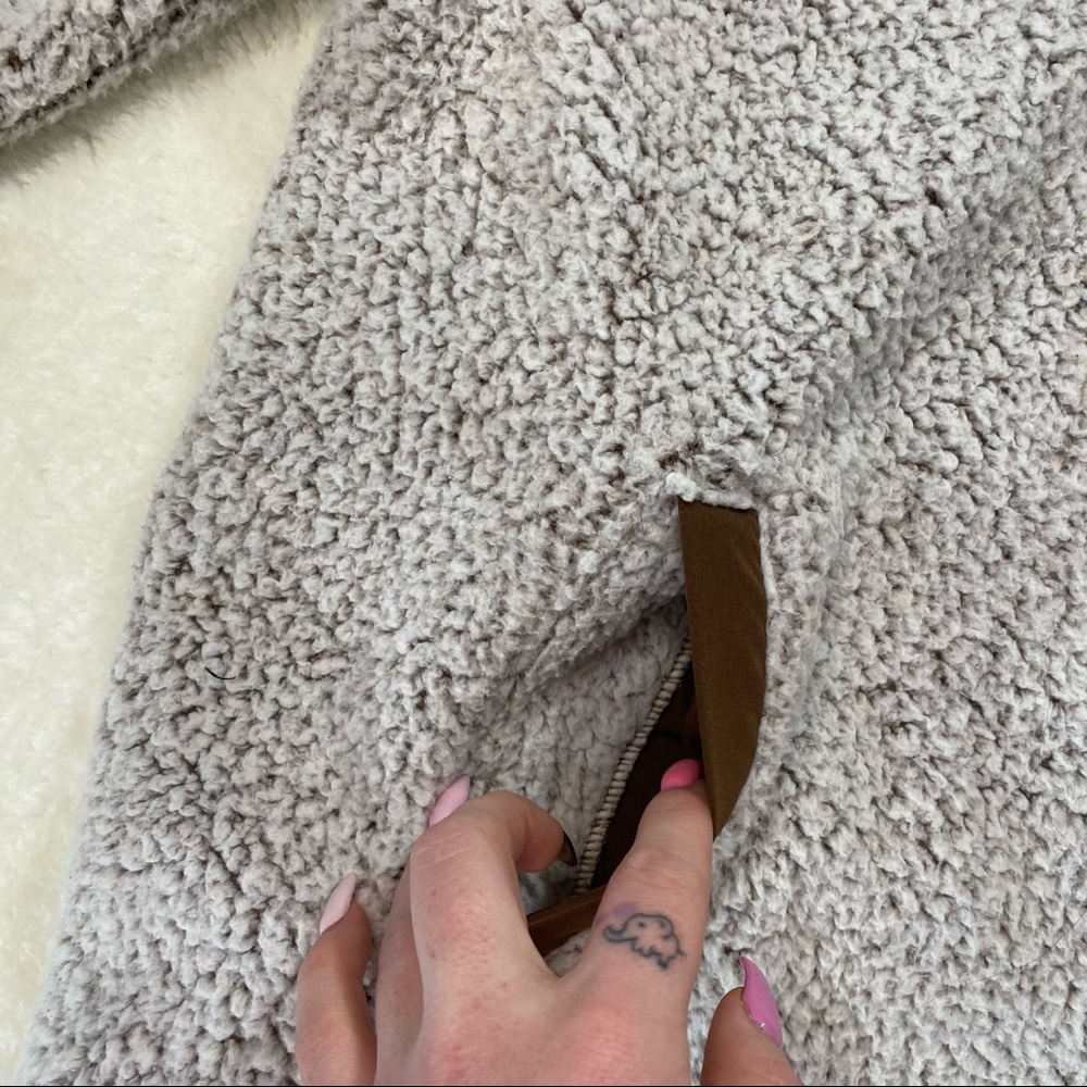 Olive and Oak Fuzzy 1/4 Zip Pullover - Picture 5 of 13
